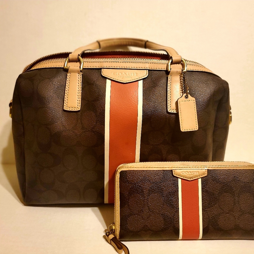 Coach purse w/matching wallet